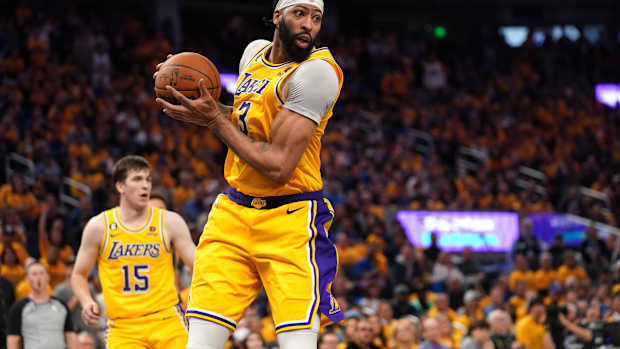 anthony davis austin reaves warriors